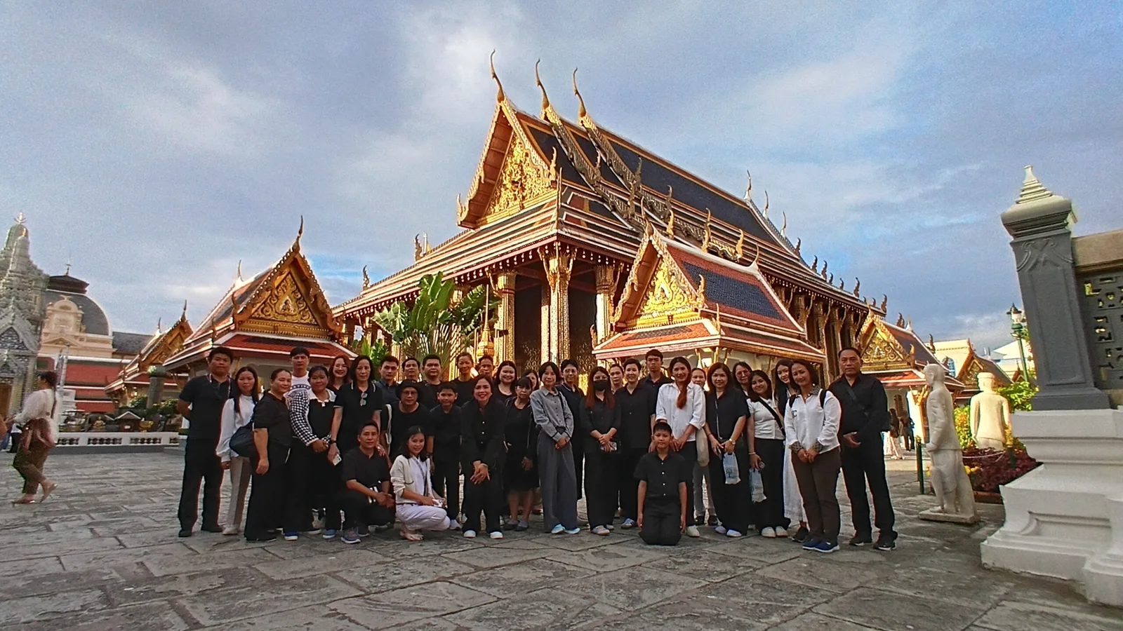 กิจกรรมพนักงานที่วัด
